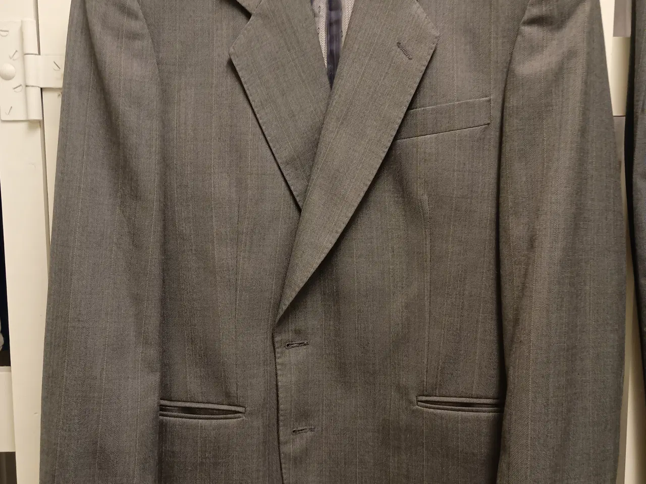 Billede 2 - Falbe jakkesæt.