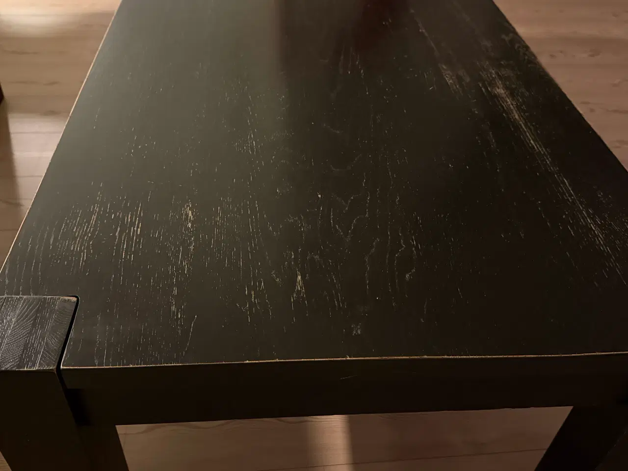 Billede 3 - Sortbejset sofabord i massiv fyrretræ