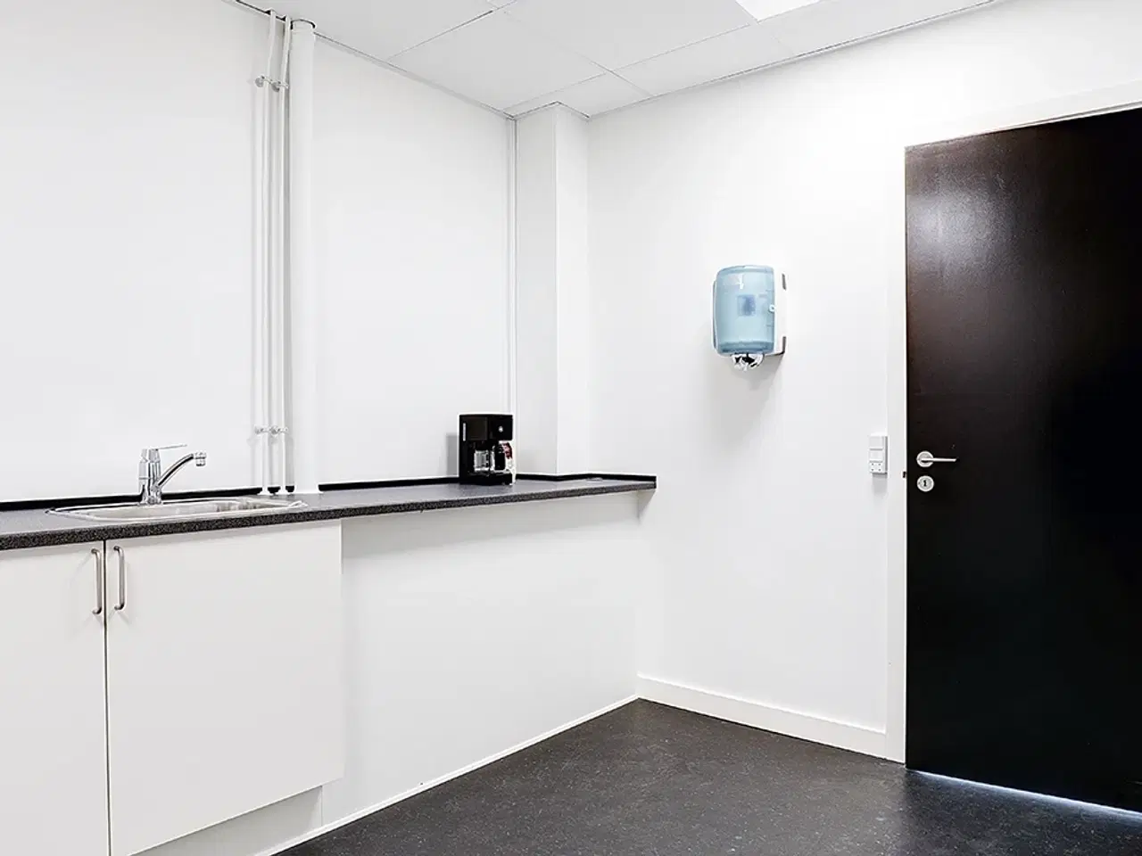 Billede 8 - Flot nyistandsat kontor som også kan anvendes til let lager