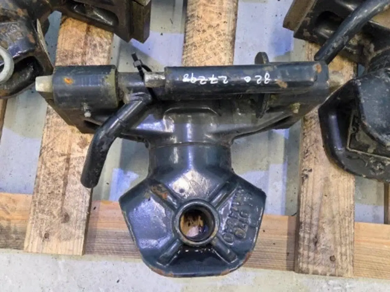 Billede 12 - New Holland T7.175 Hitch 82027298  5Stk