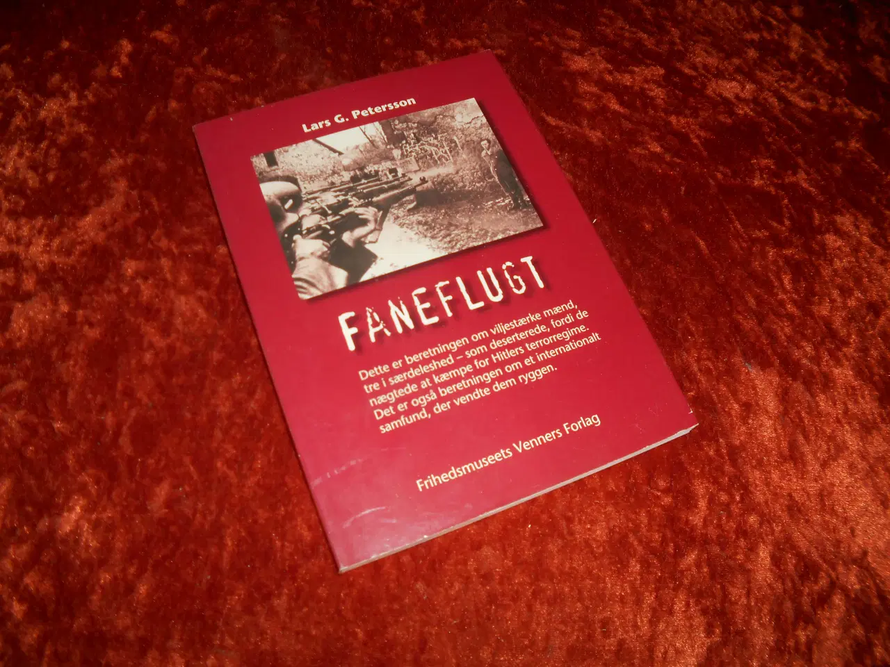 Billede 1 - Faneflugt,  Lars G. Petersson