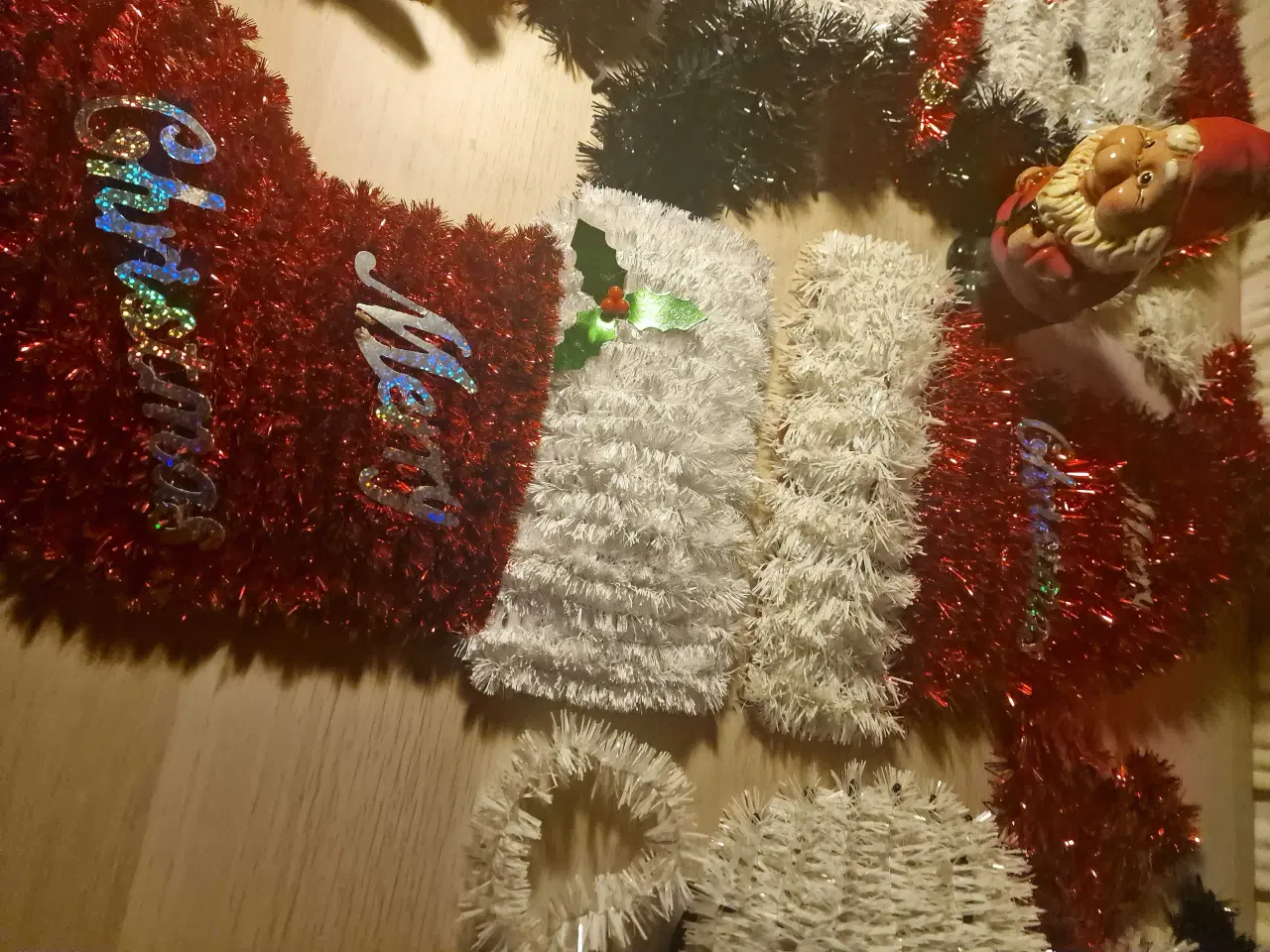 Billede 2 - Julepynt til ophængning m.m 