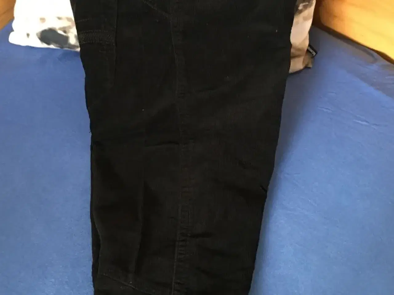 Billede 2 - Sort bukser til salg