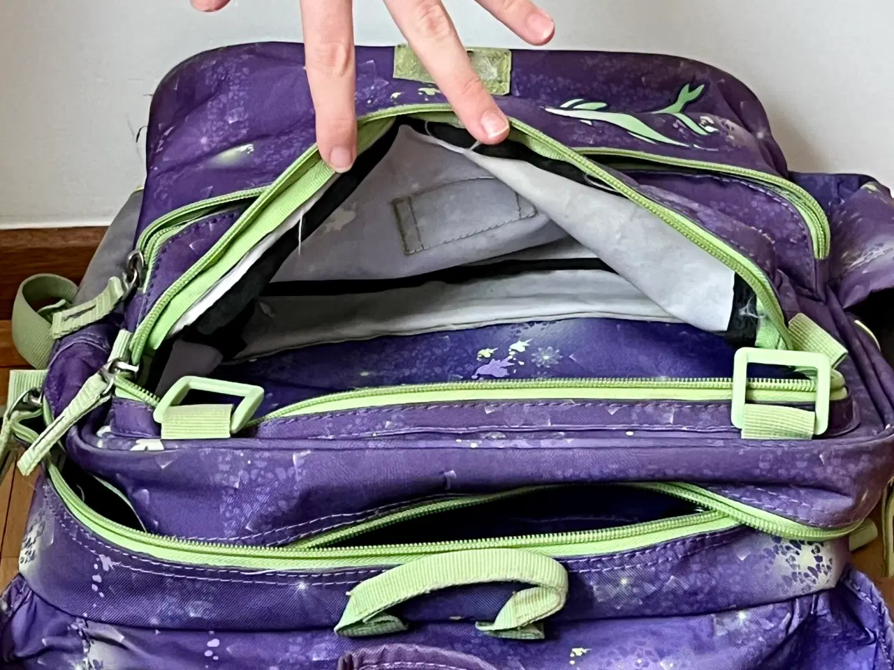 Billede 15 - NEDSAT: Jeva skoletaske med sportstaske…