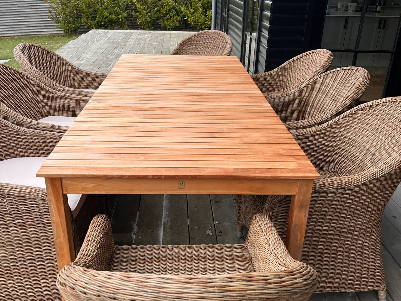 Billede 3 - Teakbord og 8 stole 