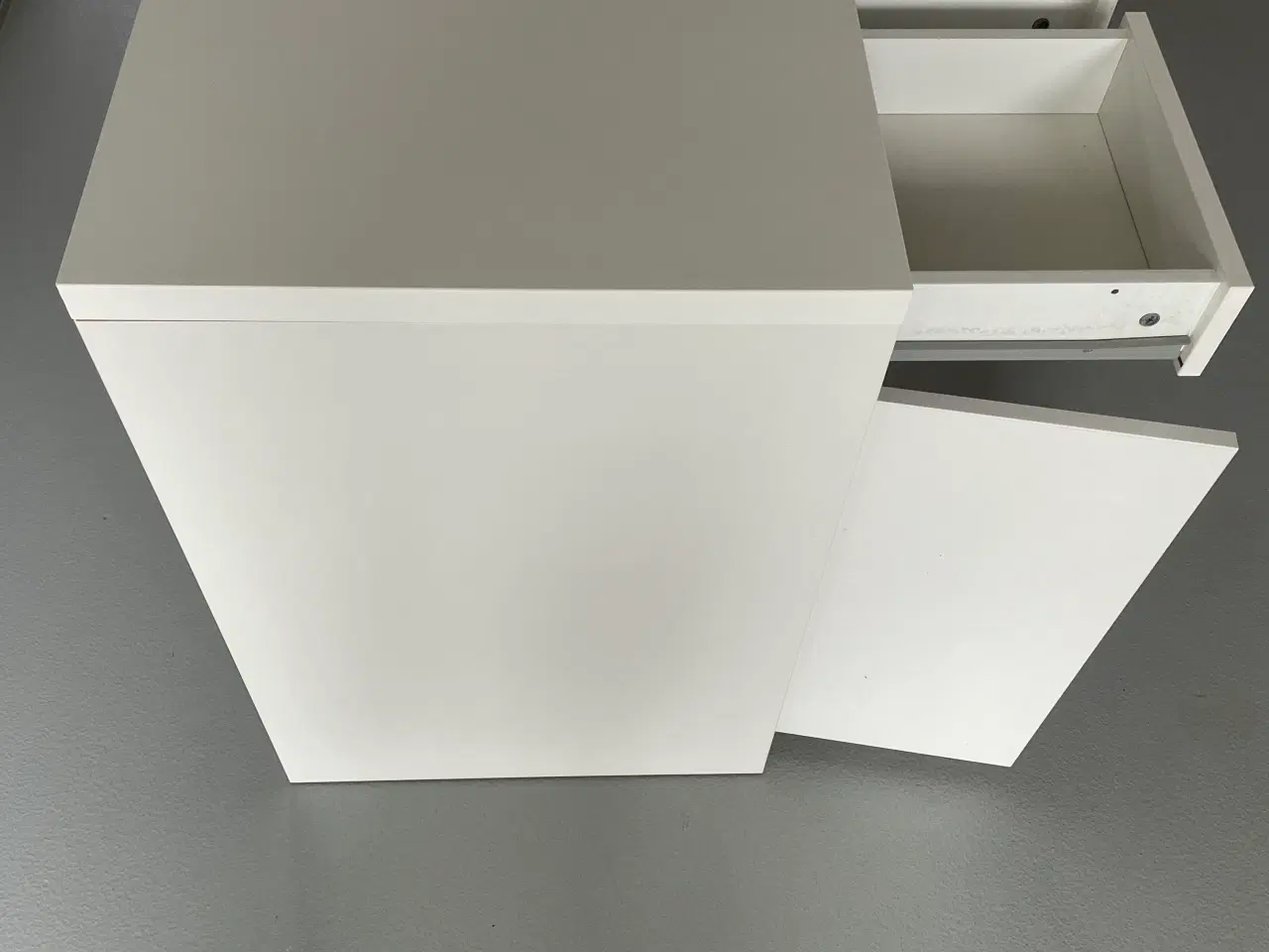 Billede 3 - Skrivebord fra Ikea