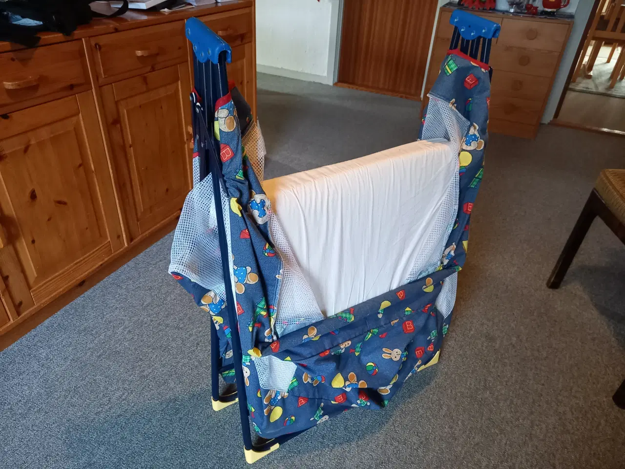 Billede 2 - Weekend-seng incl. madras.