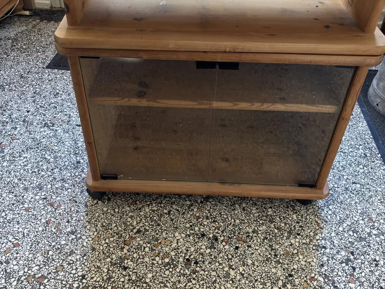 Billede 1 - TV bord i ludbehandlet fyr