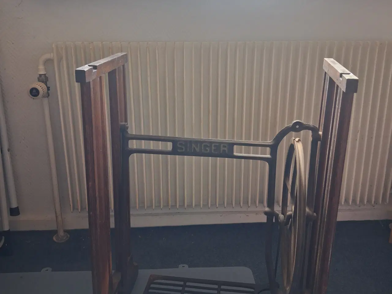 Billede 1 - SYMASKINEBORD SINGER