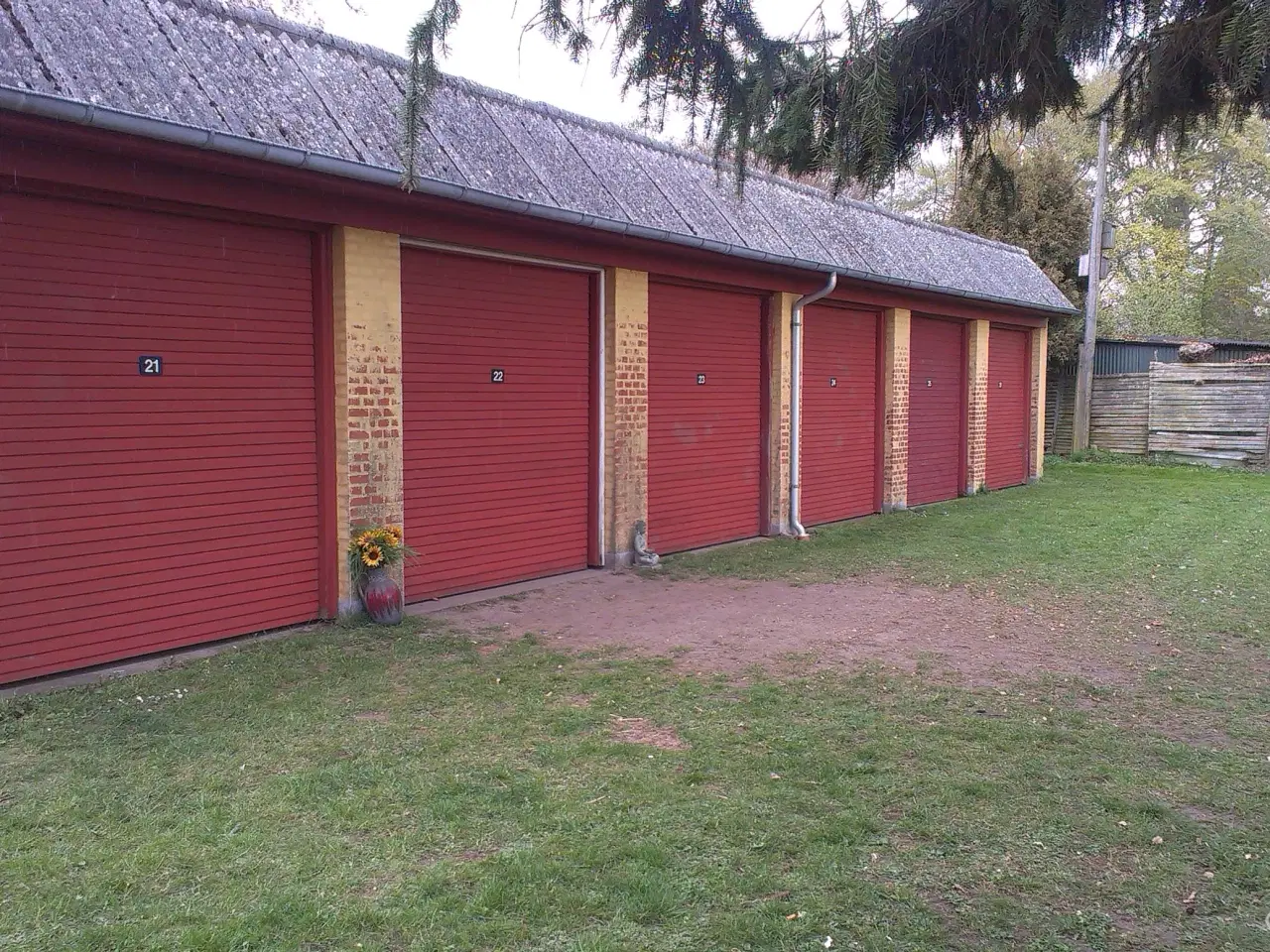 Billede 1 - Garage / lager  til leje i Ørsted på 21 m²