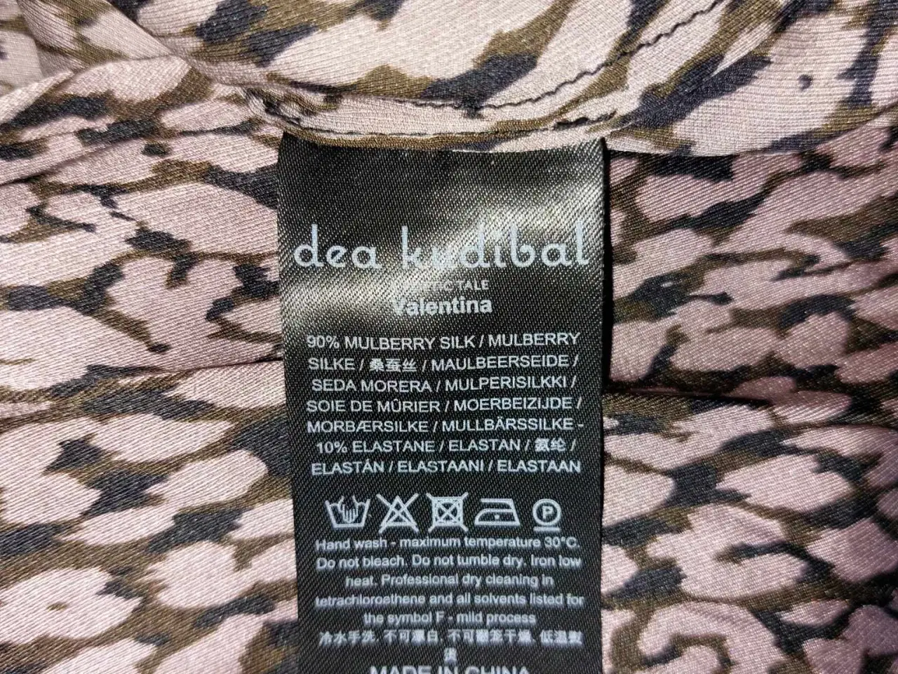 Billede 4 - Flot Dea Kudibal kjole i silke.