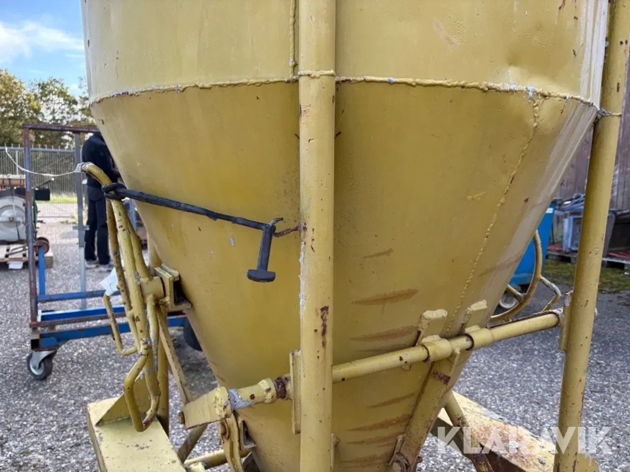 Billede 11 - Betonspand 700 liter