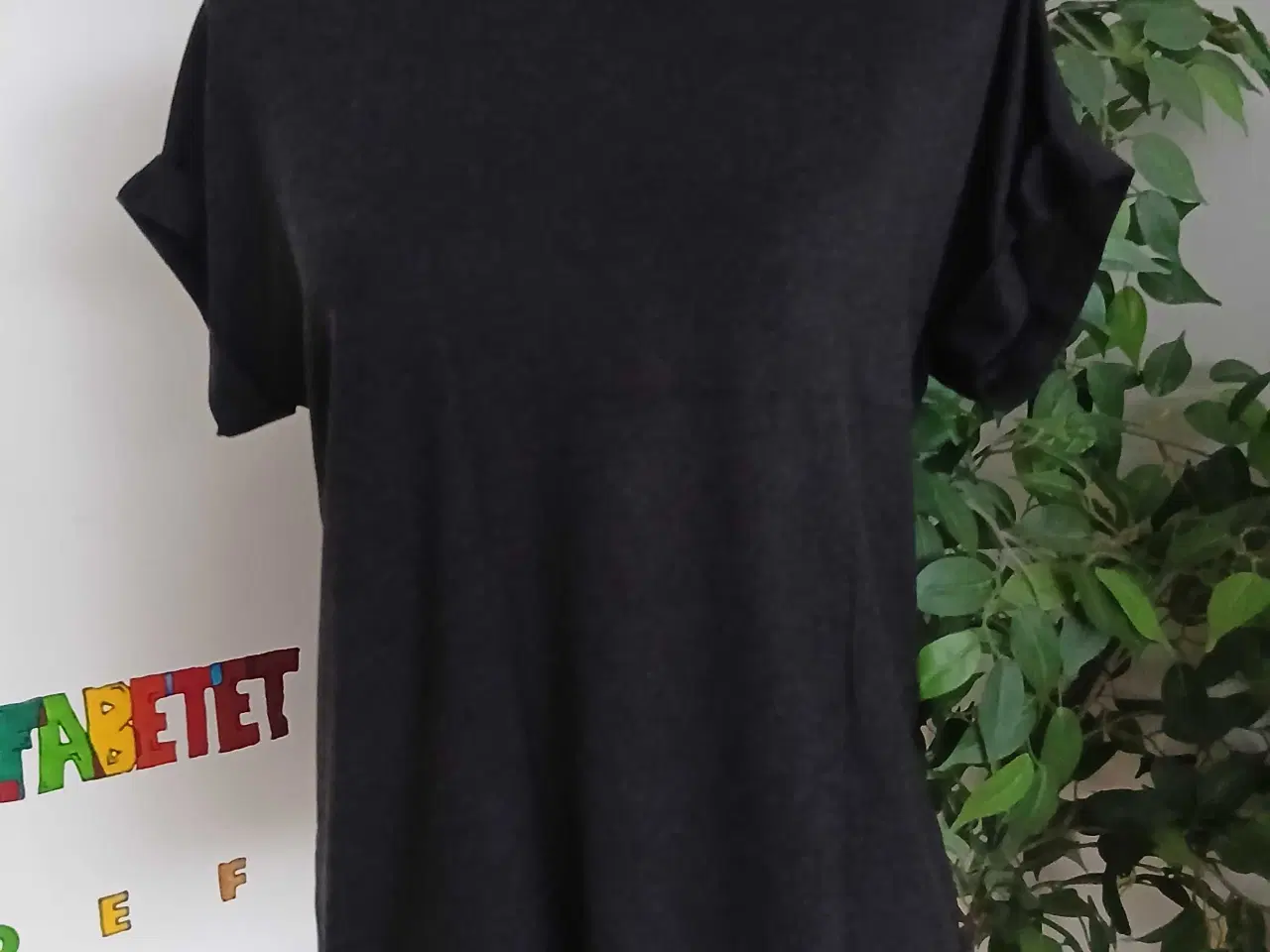 Billede 1 - Top. Only. Small/36