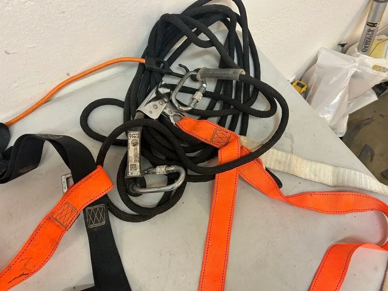 Billede 3 - Sikkerhedsudstyr til arbejde på tag mm.