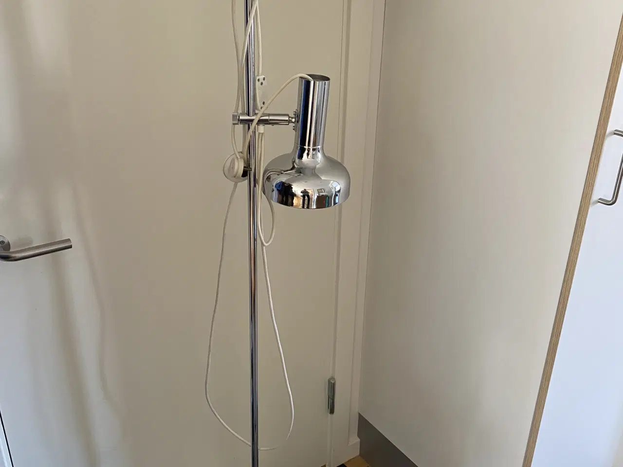 Billede 1 - Forkromet standerlampe.