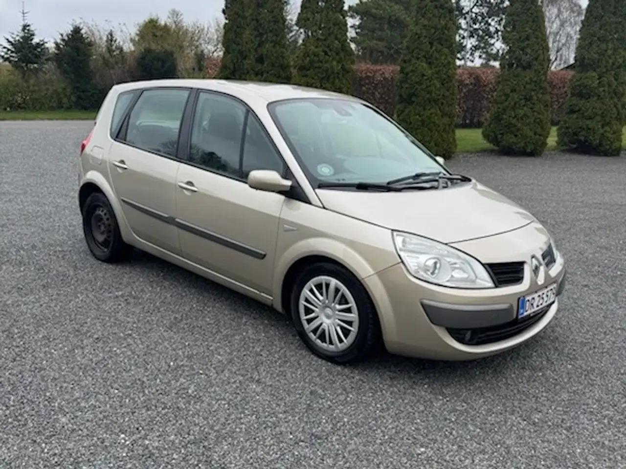 Billede 3 - Billig familiebil 