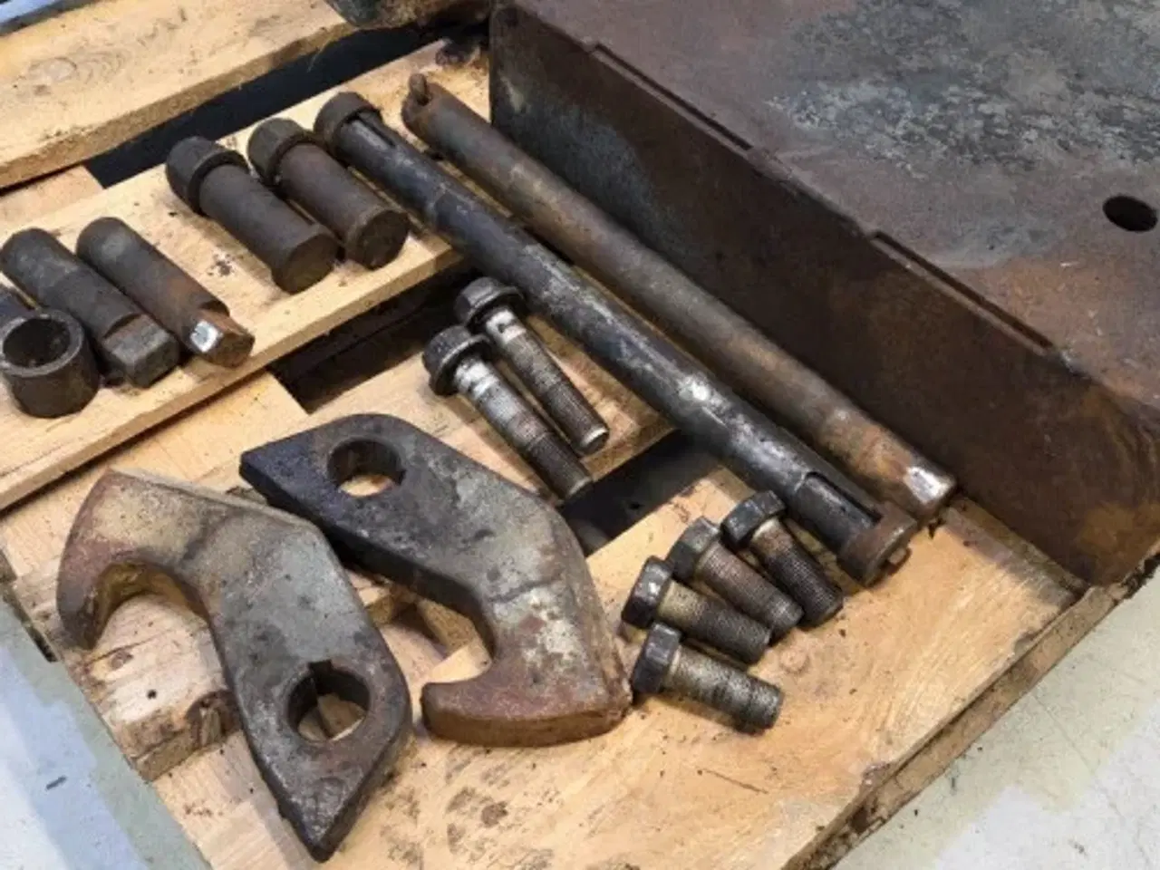 Billede 13 - New Holland M115 Hitch Træk Kit 82012769