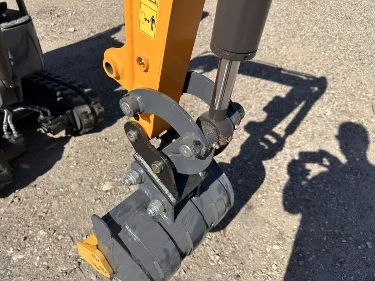 Billede 2 - Laston mini graver med 14 hk benzin B&S motor