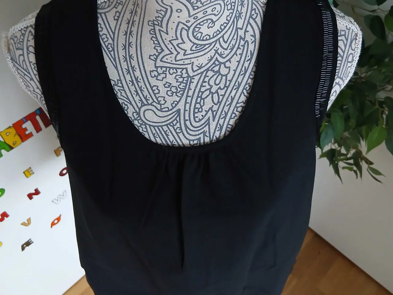 Billede 2 - Top. Vero Moda. Small/36