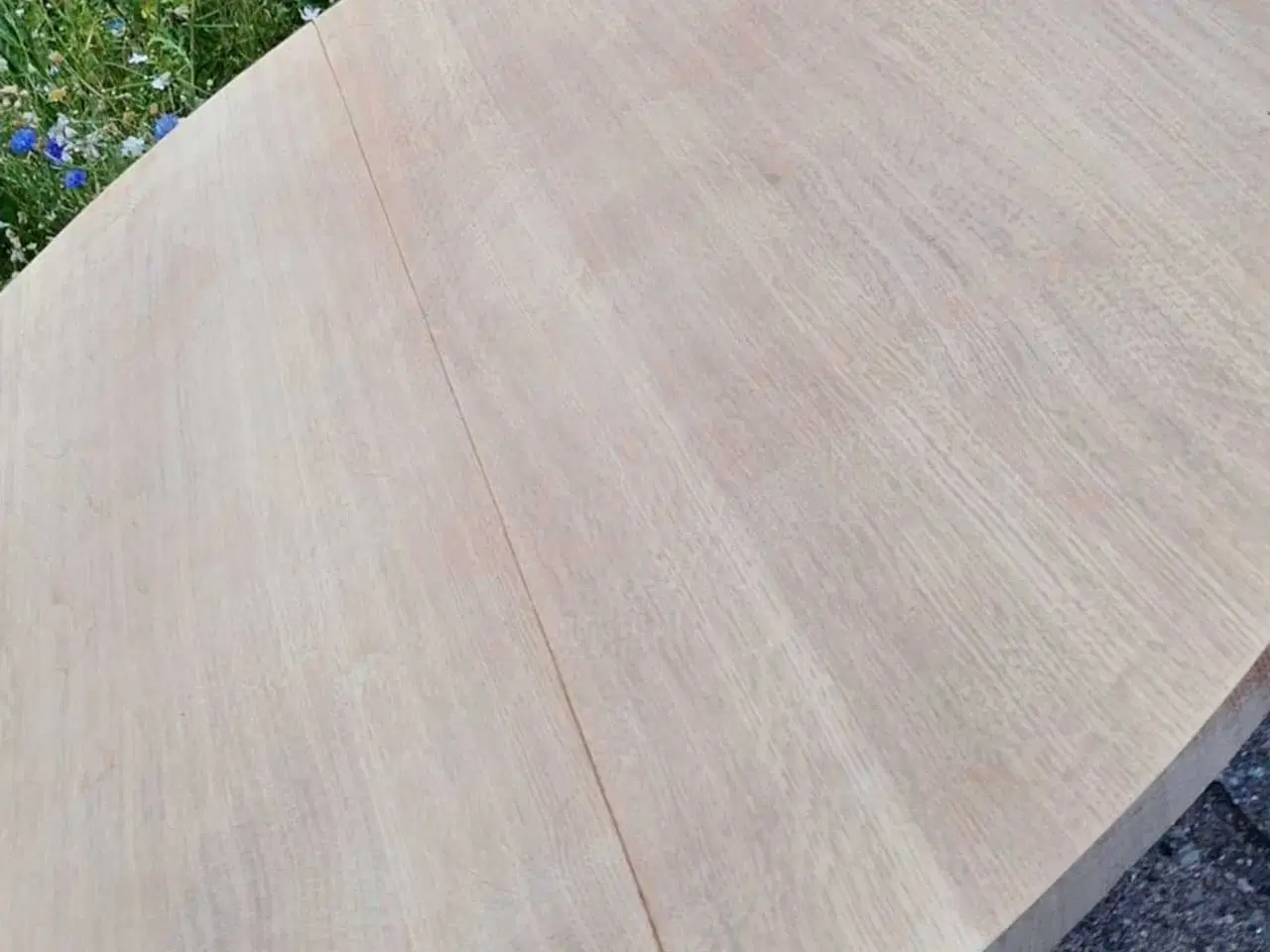 Billede 18 - Rundt massiv egetræsbord