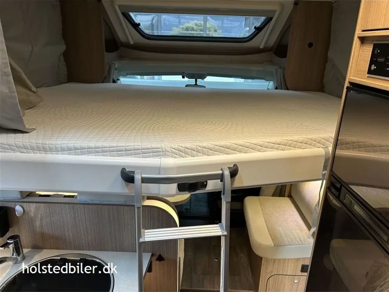 Billede 12 - 2019 - Carado T 447 Emotion   Automatgear - 2 senge og hæve/sænkeseng.