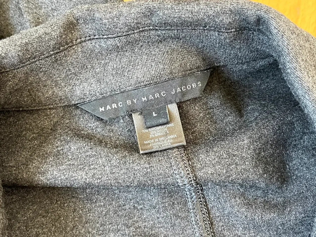 Billede 6 - Marc by Marc Jacobs, grå kort jakke, str L