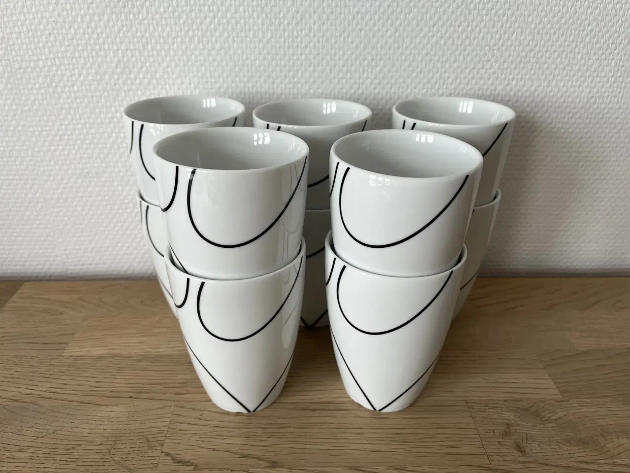 Billede 4 - MENU SORT KONTUR termokrus: 45 kr./stk.