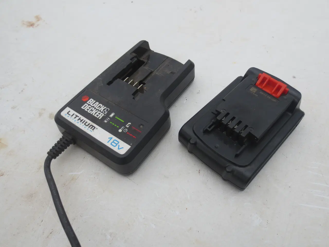 Billede 1 - 1 stk Black&Decker Lader og Lithium Batteri 18 Vol