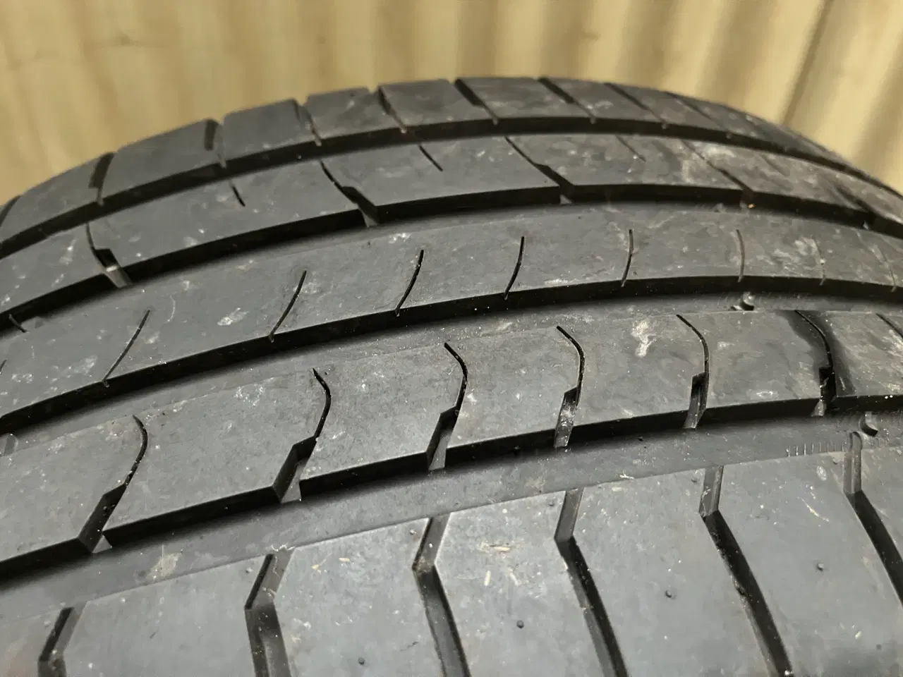 Billede 1 - 2 stk 225/45ZR20 platin sommerdæk 