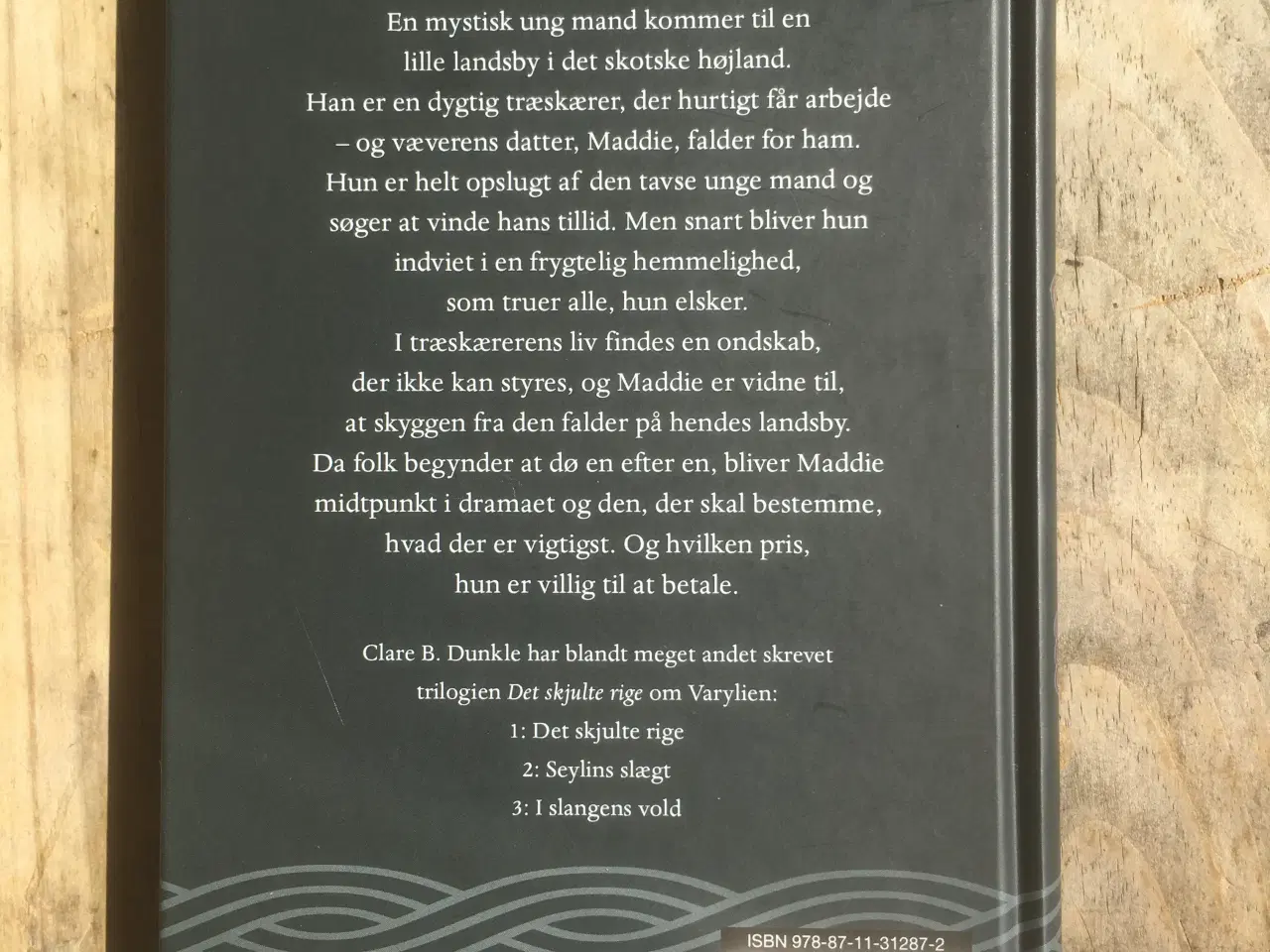 Billede 2 - Træskærens skygge, Clara B. Dunkle, genre: fantasy