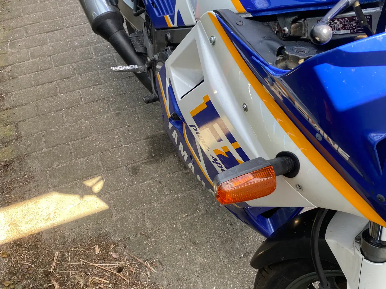 Billede 8 - Nysynet Yamaha FZ750 Genesis 