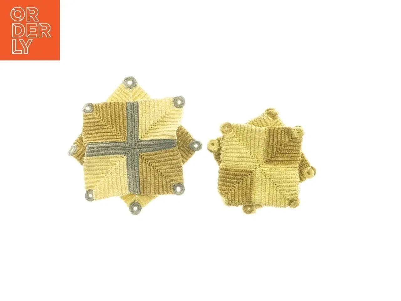 Billede 1 - Sæt med to hæklede grydelapper (str. 20x20 & 15x15 cm)