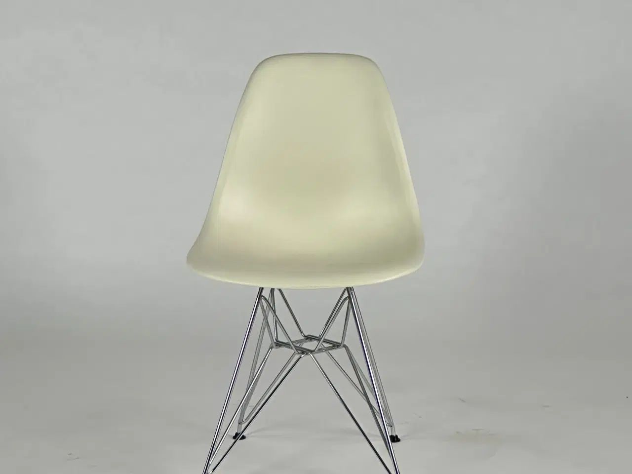 Billede 3 - Vitra Eames Plastic Side Chair DSW Stol – Hvid