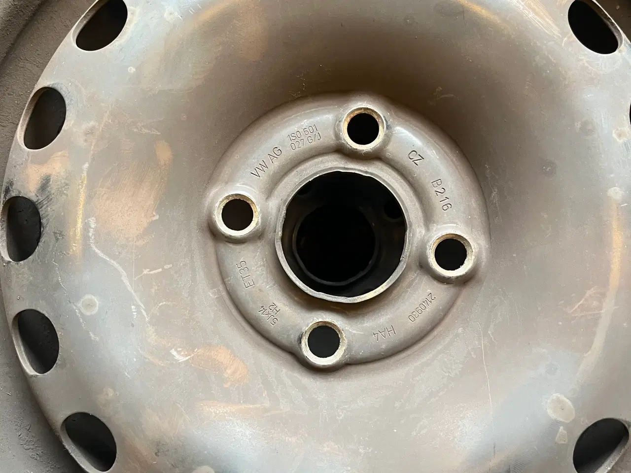 Billede 4 - Helårshjul 175-65-14 VW Up.