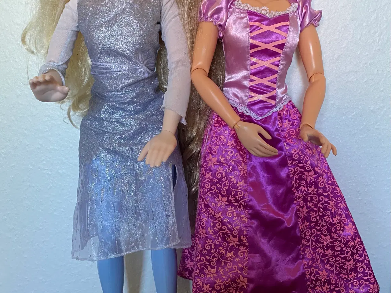 Billede 1 - Elsa og Anna store dukker 85 cm