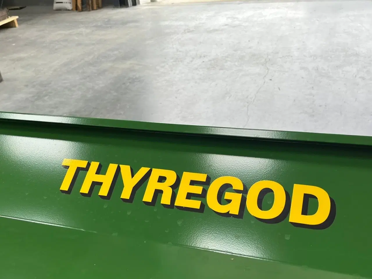 Billede 9 - Thyregod TK 2800 med nylon børster og hydraulisk sving. brede 2800 og feje brede 2500