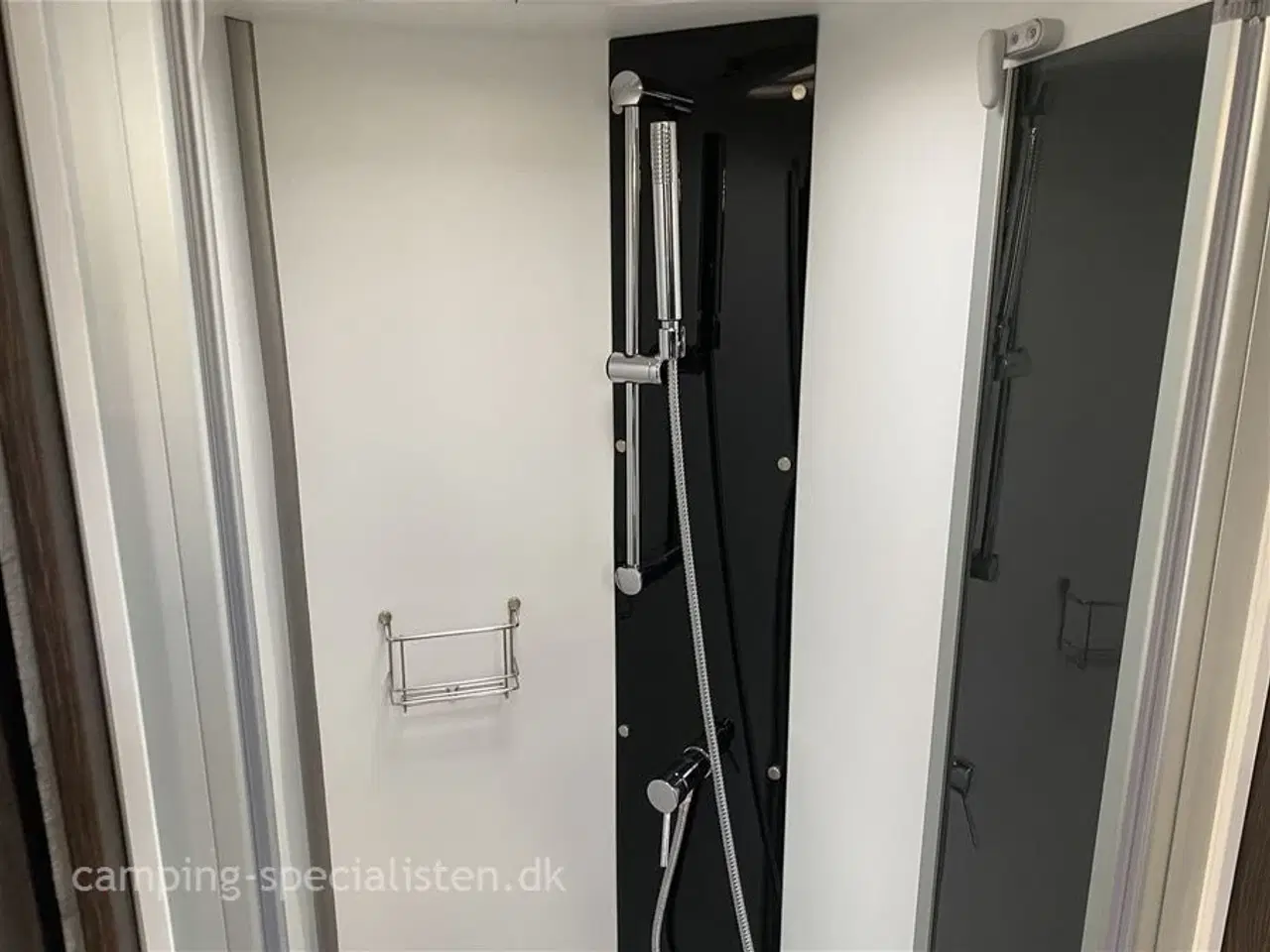 Billede 16 - 2022 - Benimar Tessoro 468 NK   Flot Benimar Tessoro 468 NK model 2022 kan nu Ses Hos Camping-Specialsten .dk i Silkeborg
