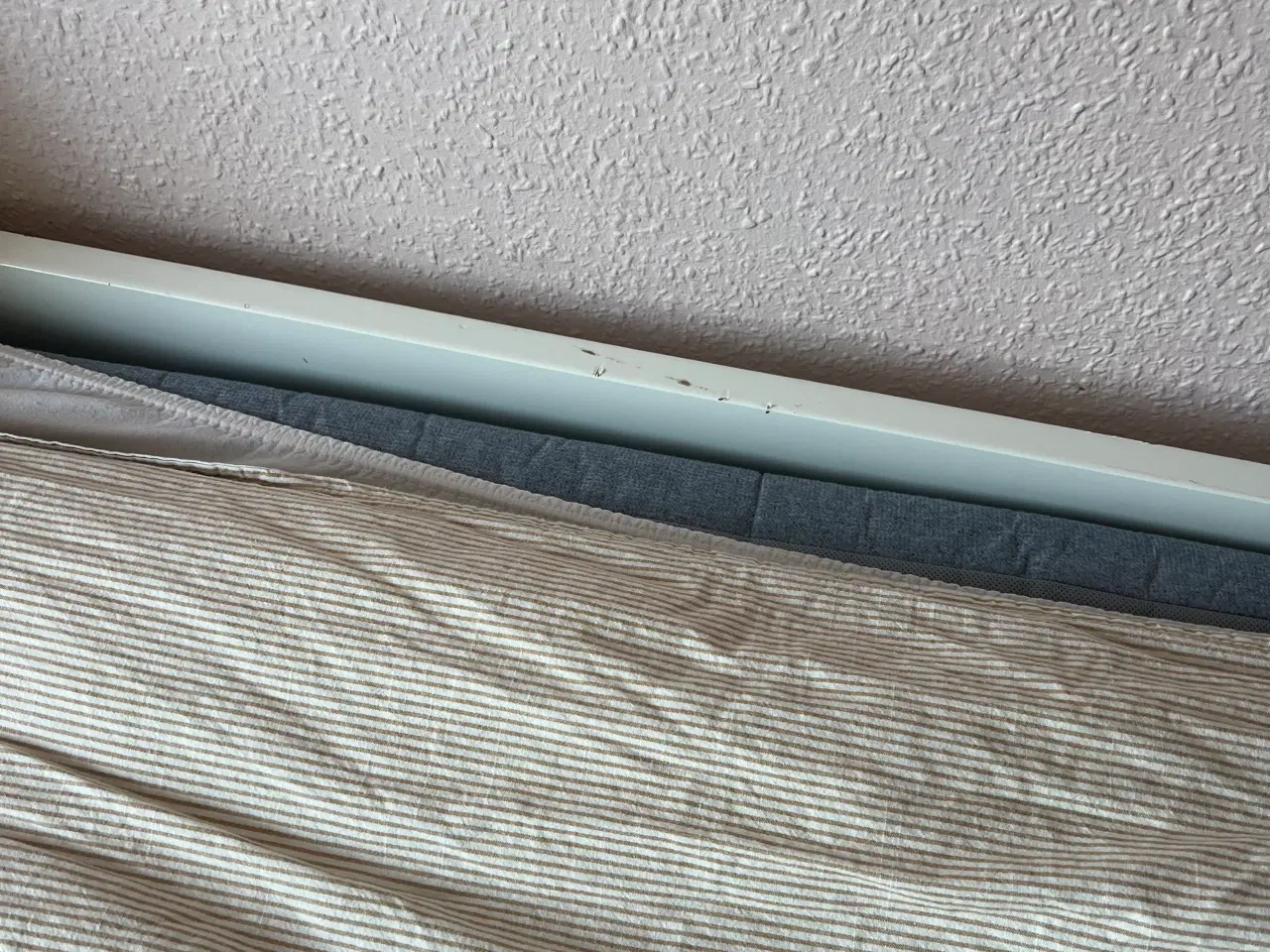 Billede 4 - Brimnes slå ud Ikea seng