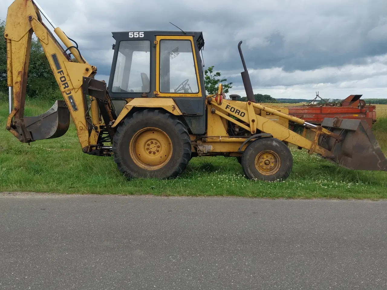 Billede 1 - Ford 555 rendegraver 