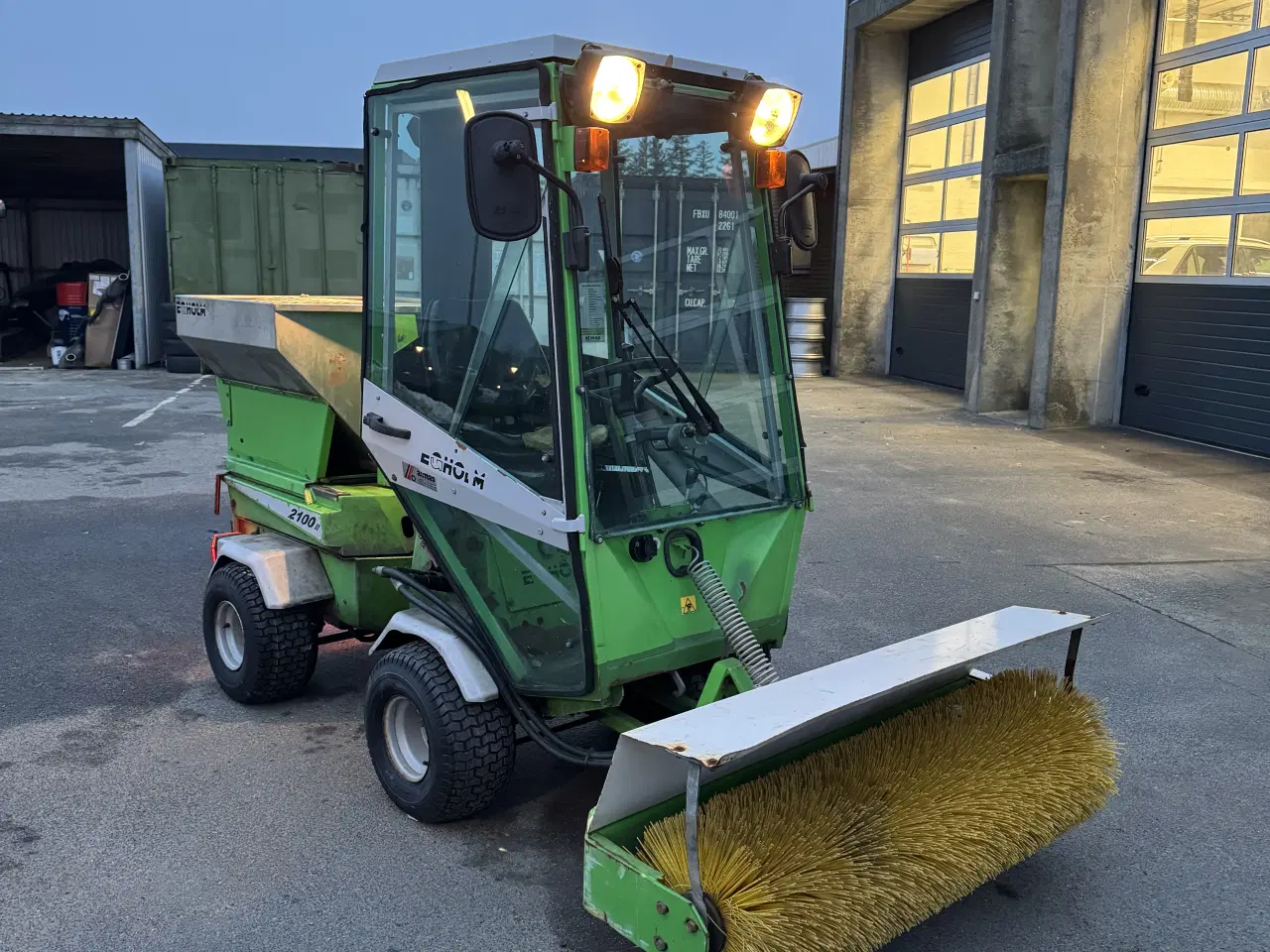 Billede 2 - Egholm 2100 Fejemaskine