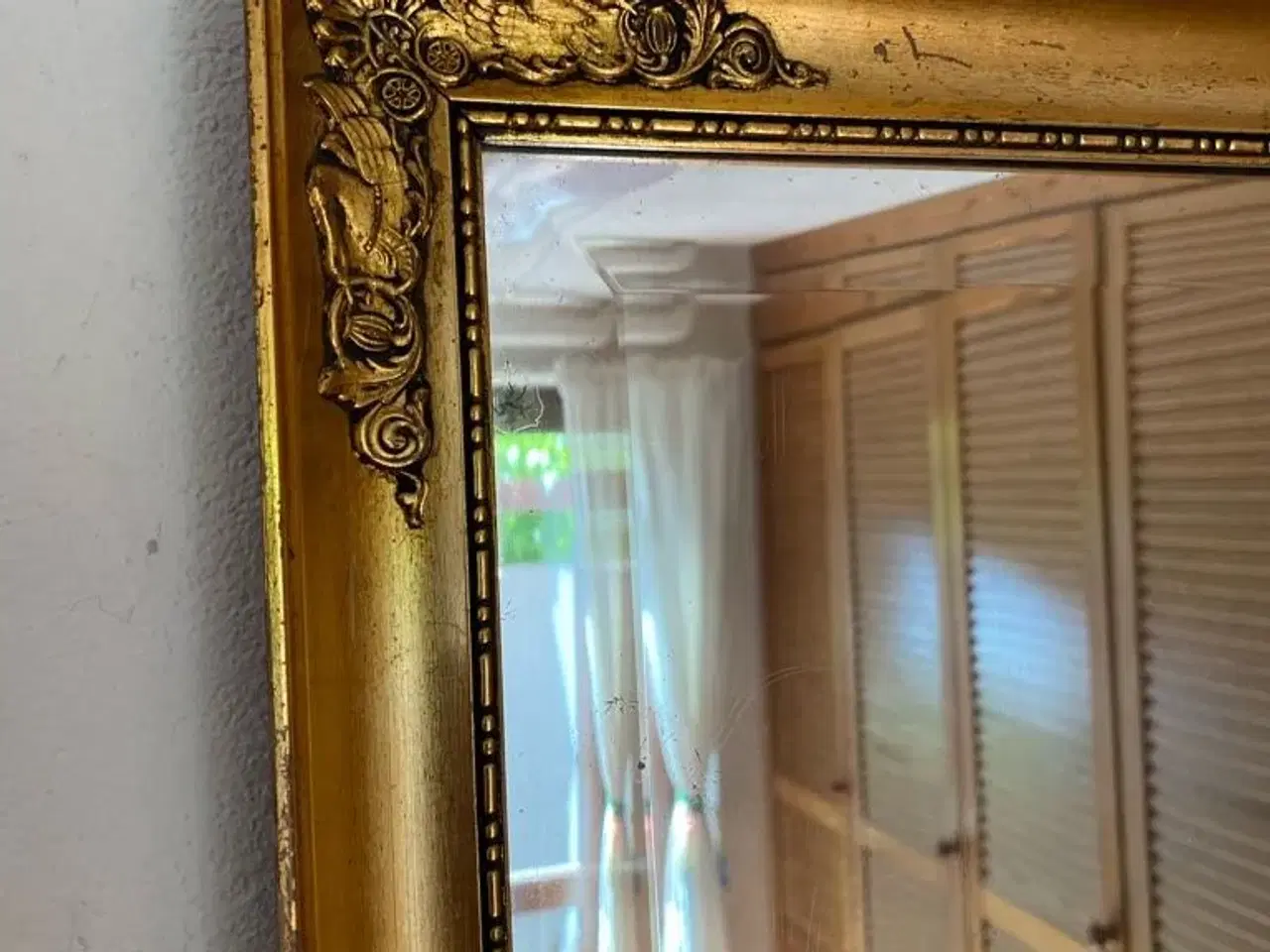 Billede 3 - Lækkert spejl med guldkant