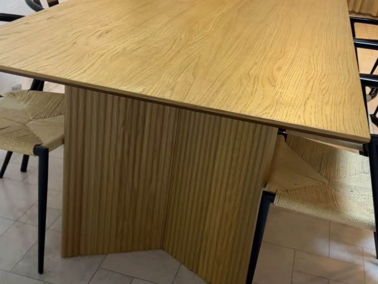 Billede 2 - Spisebord/ spisebord stoler 