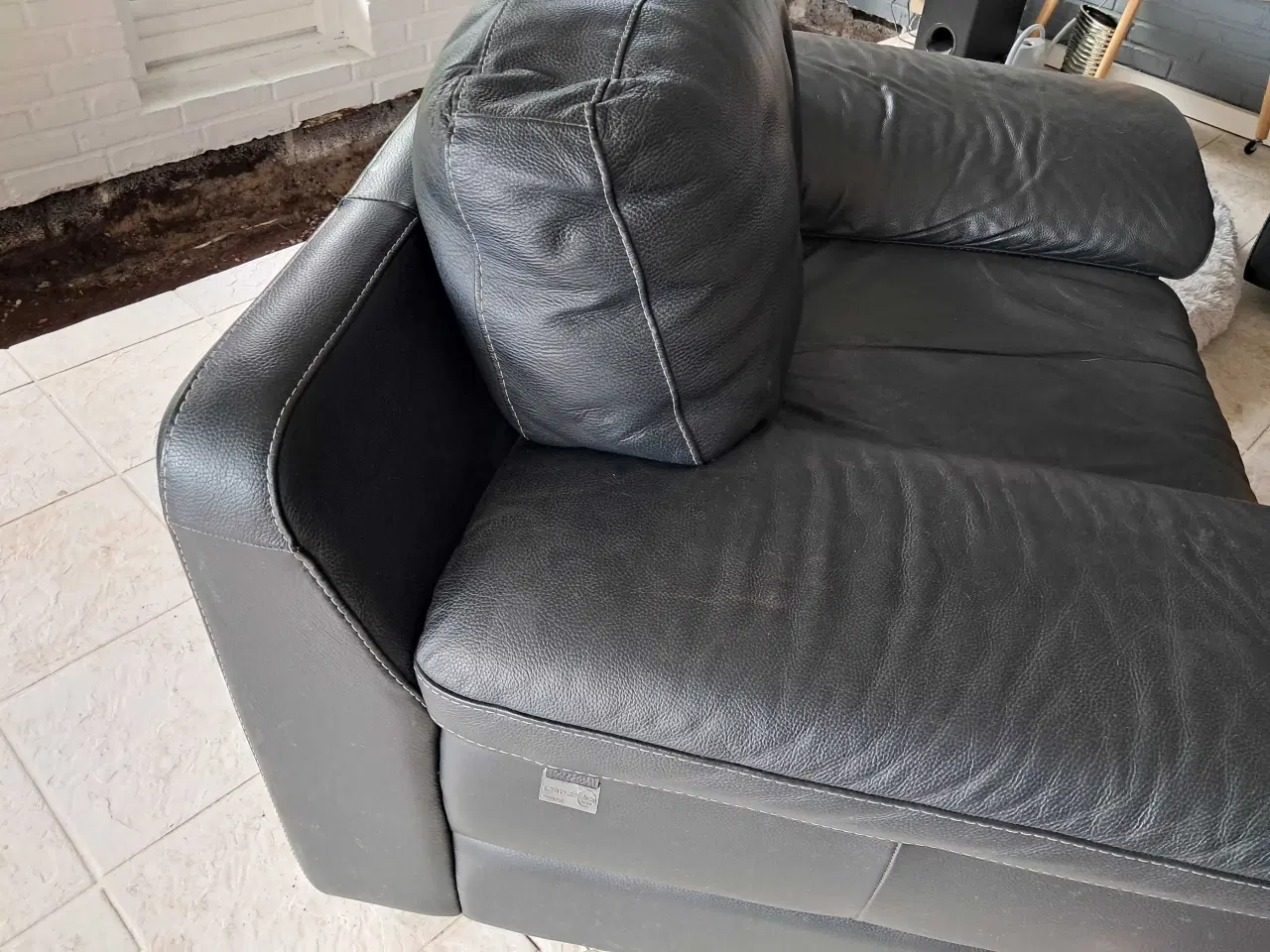 Billede 3 - Læderstue Sofa og to stole
