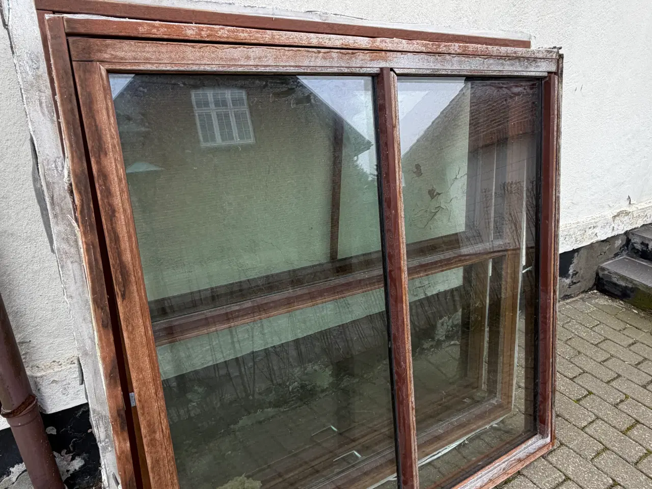 Billede 2 - Mahogni vinduer bortgives