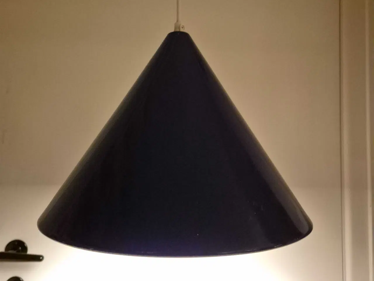 Billede 4 - Lilla kegleformet retrolampe 