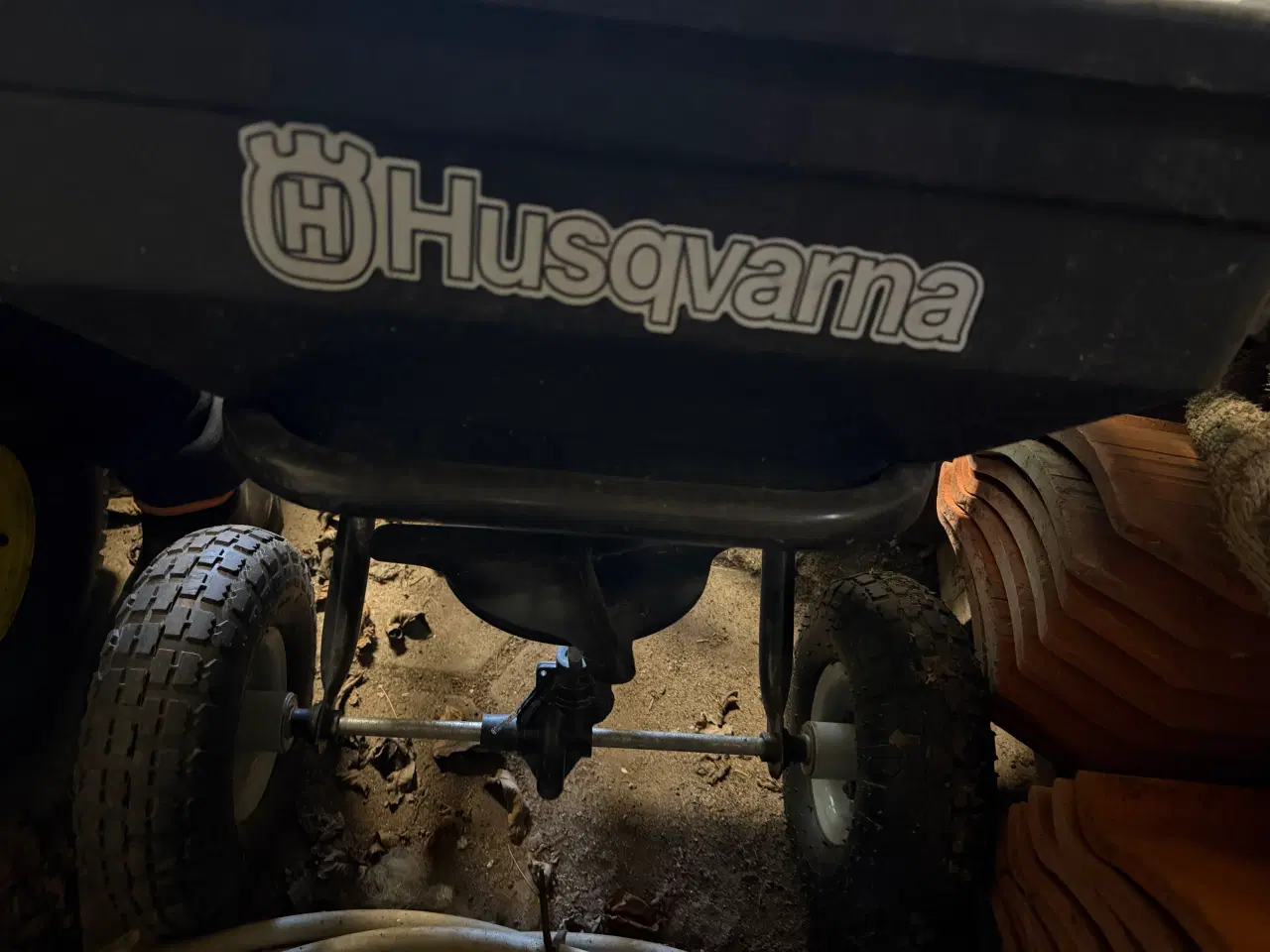 Billede 2 - Husqvarna gødningsspreder