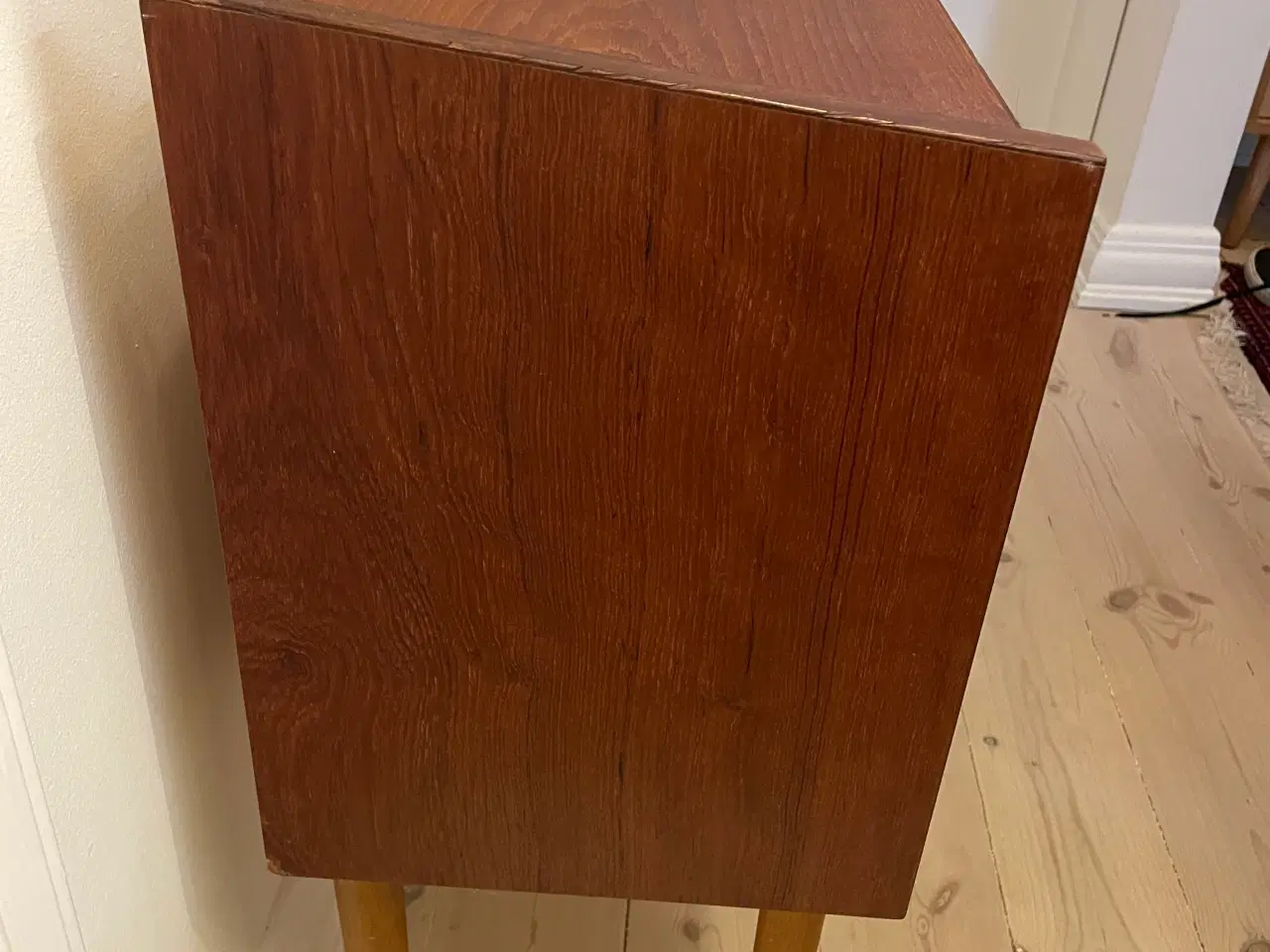 Billede 2 - Lille teak kommode sælges