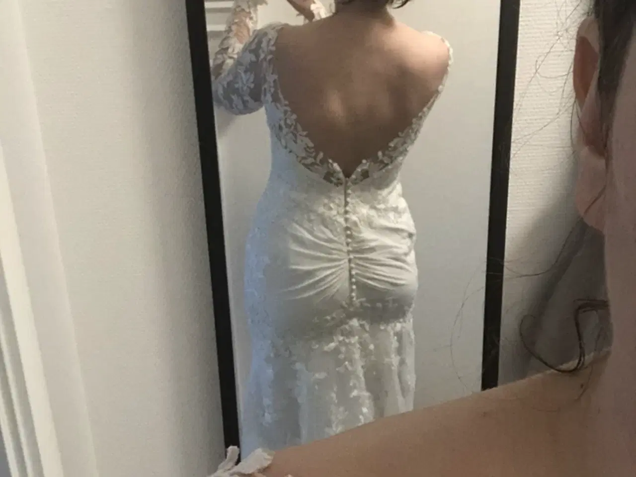 Billede 9 - Brudekjole med lange ærmer og blonder