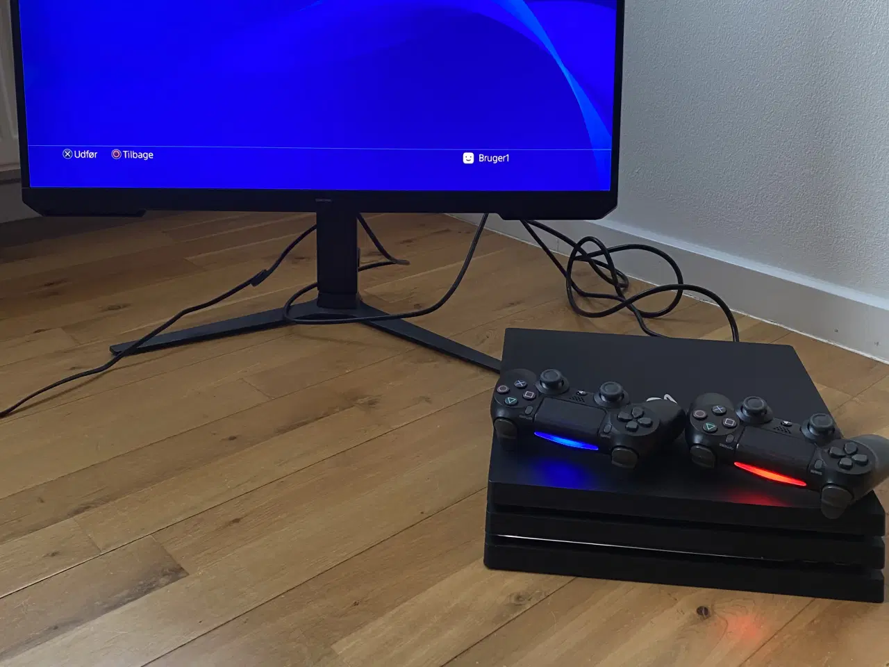 Billede 4 - PS4 Pro bundle – 2 controllere & 3 spil