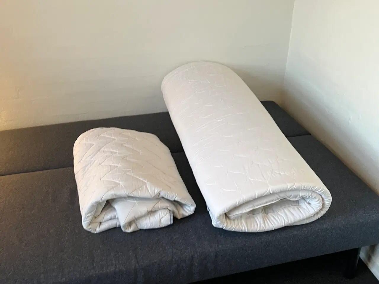 Billede 3 - Fin sovesofa med topmadras
